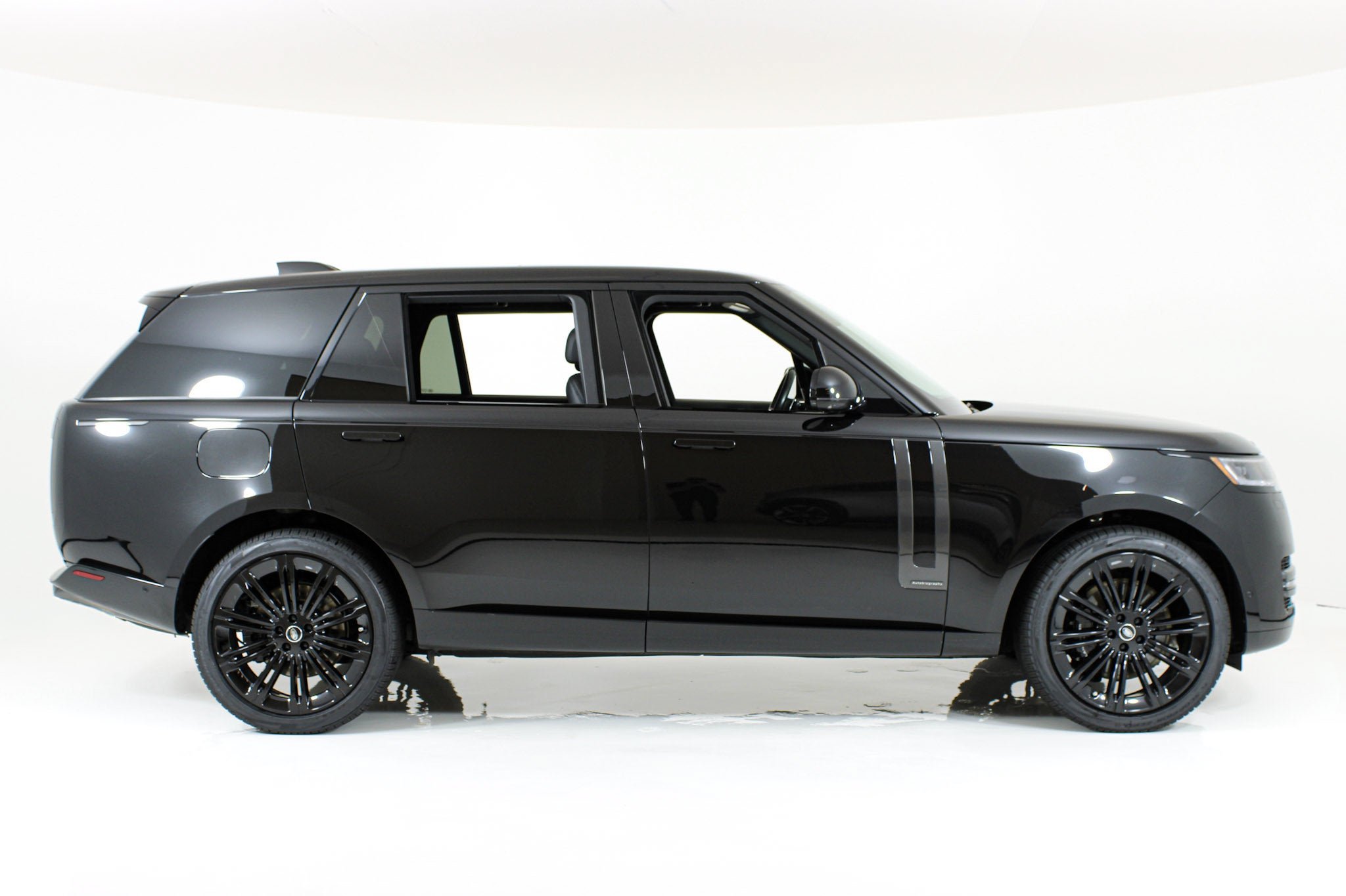 Used 2025 Black Land Rover Autobiography image 7