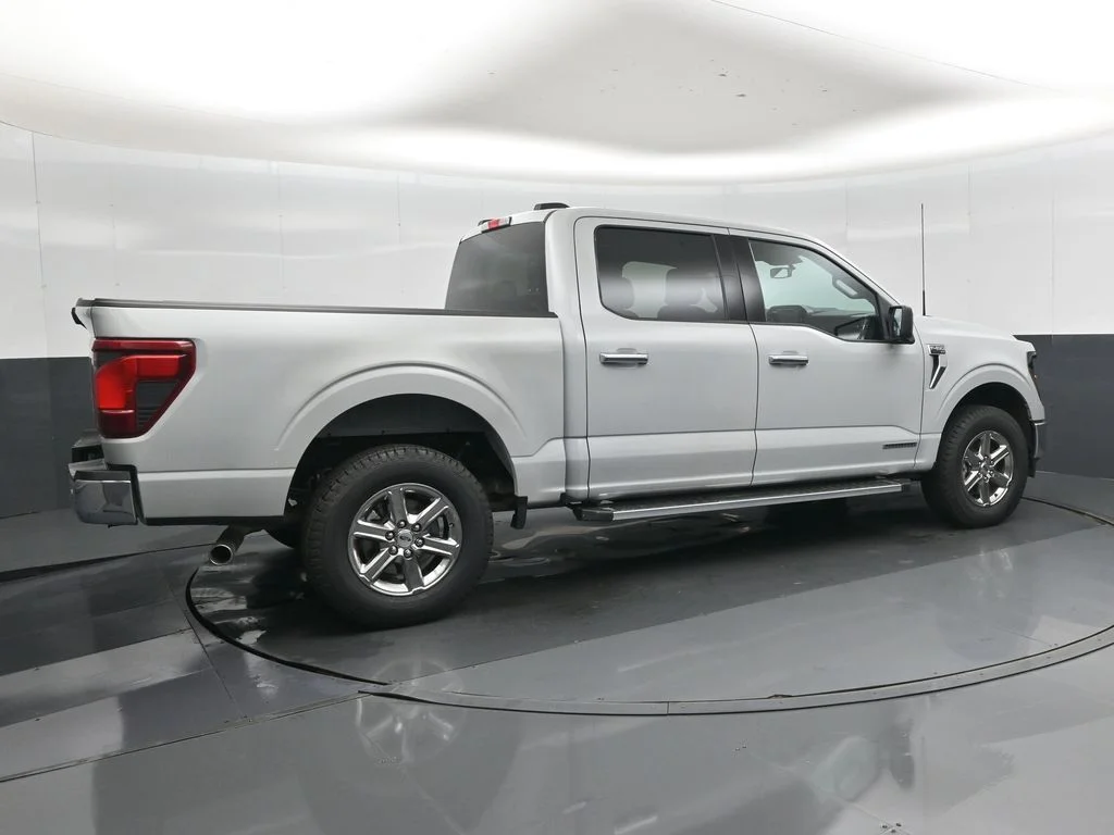 Used 2024 White Ford XLT image 18