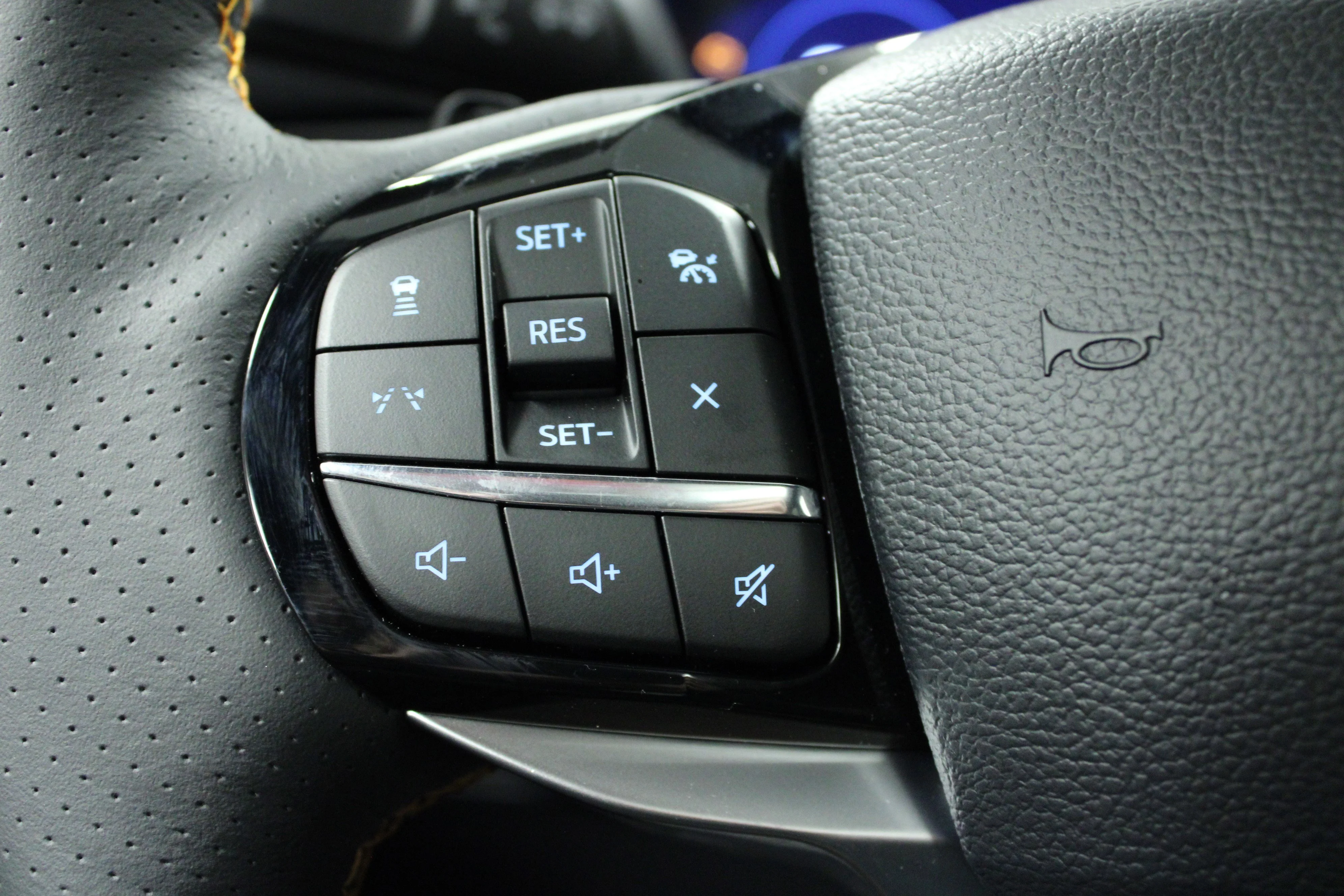 New 2026 Star White Metallic Tri-Coat Ford Tremor® image 21