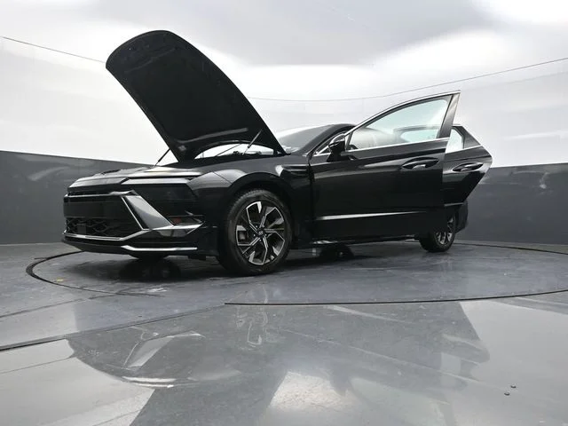 Used 2024 Black Hyundai SEL image 41
