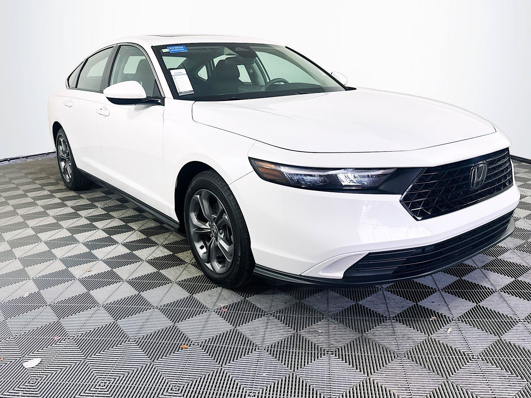 Used 2024 Platinum Honda EX image 1