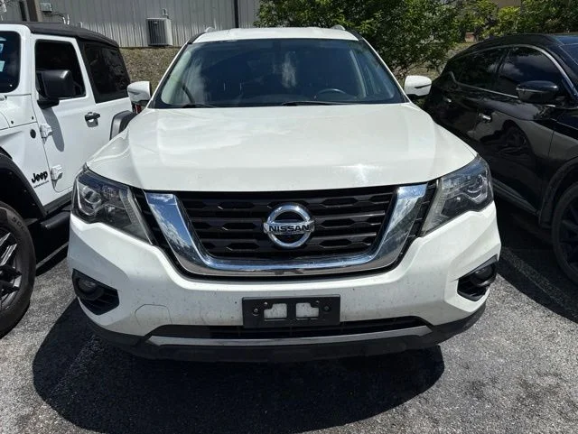 Used 2019 White Nissan SL image 6
