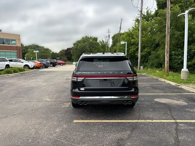 Used 2023 Black Lincoln Reserve image 12