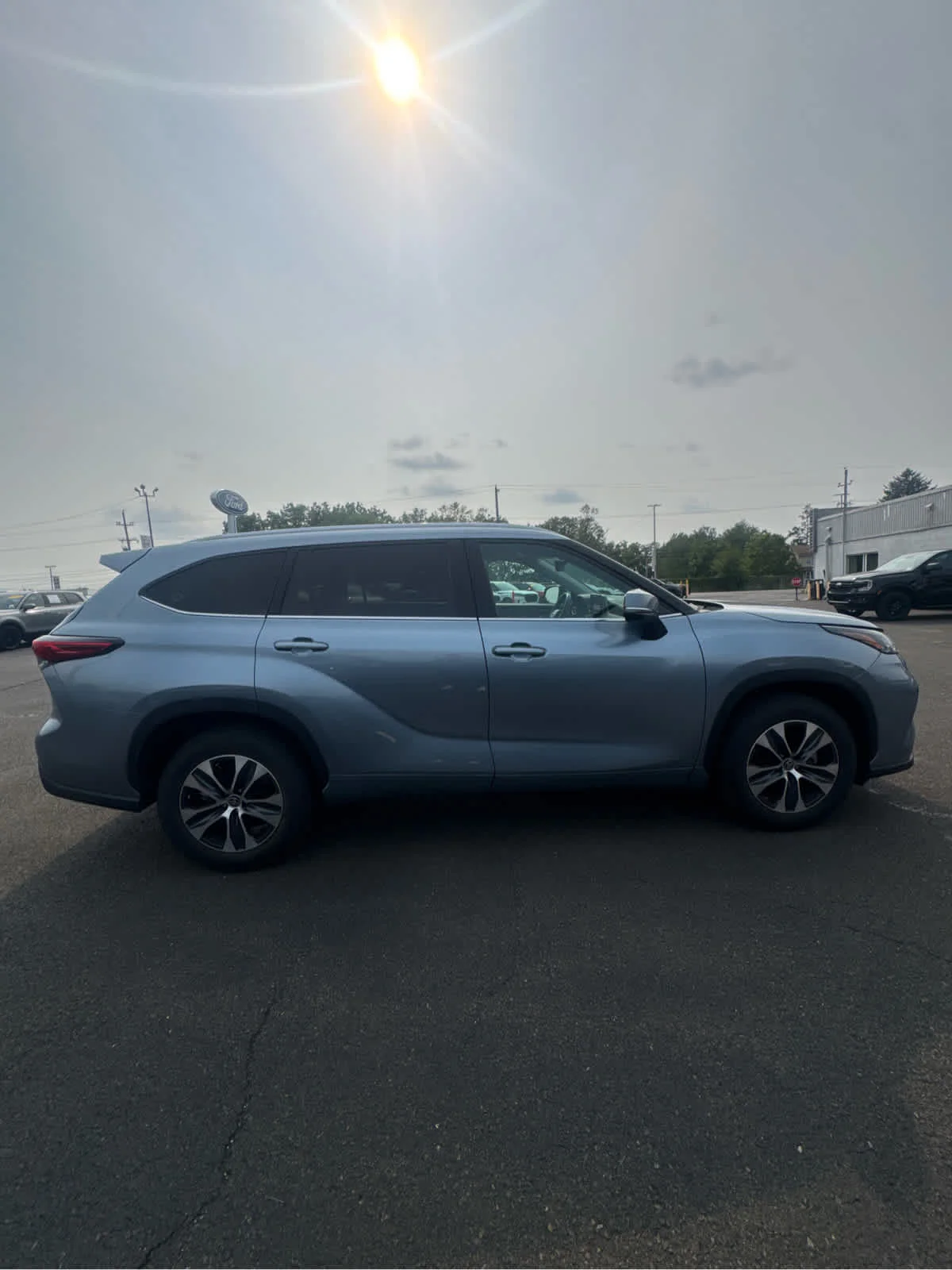 Used 2023 Moon Dust Toyota XLE image 6