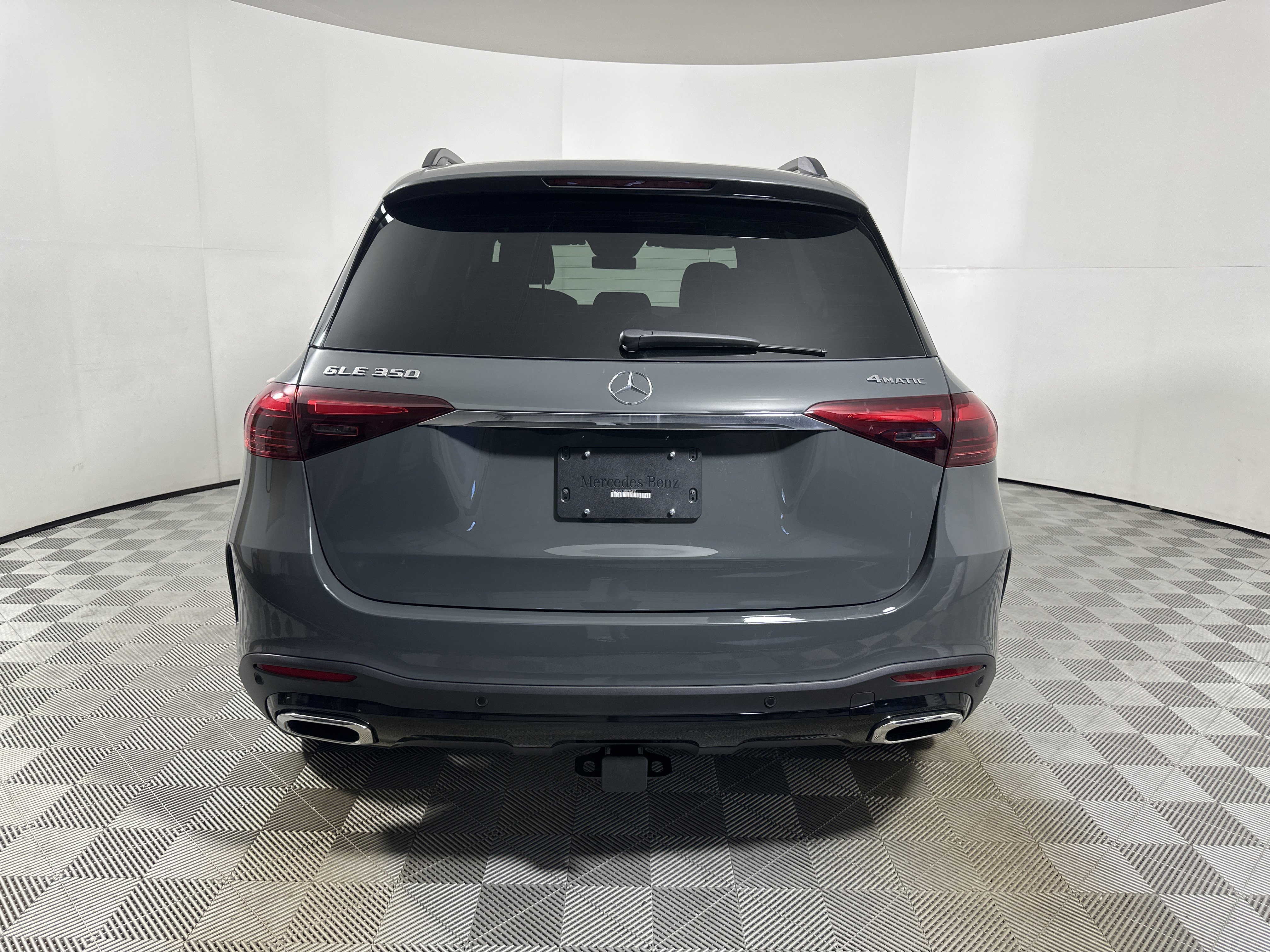 New 2026 MANUFAKTUR Silicon Grey Mercedes-Benz GLE 350 image 33