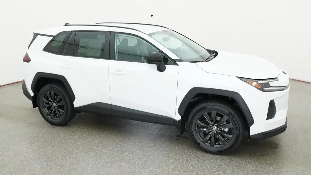 New 2026 Ice Cap Toyota XLE Premium image 12
