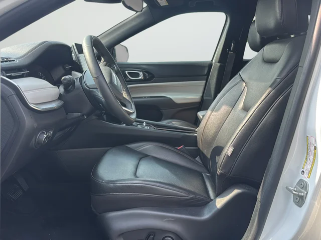 Used 2024 White Jeep Limited image 10