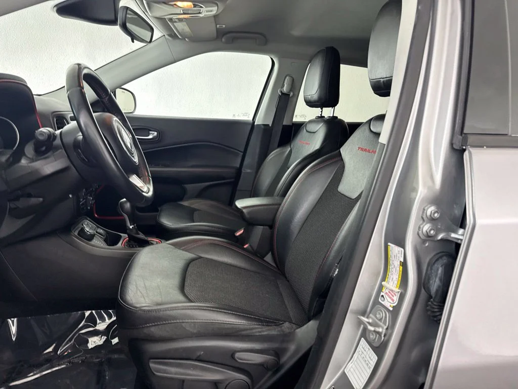 Used 2019 Silver Jeep Trailhawk image 23