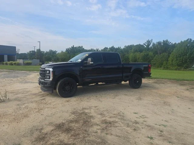 Used 2024 Black Ford XLT image 3