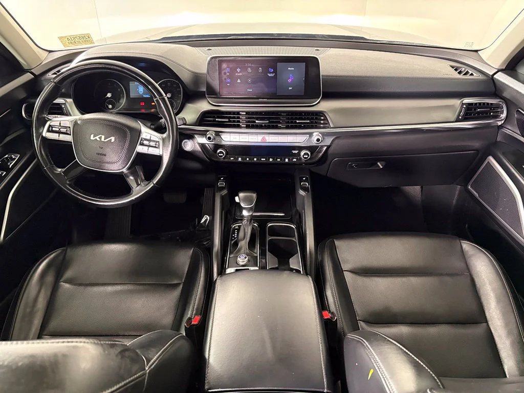 Used 2022 Black Kia S image 34