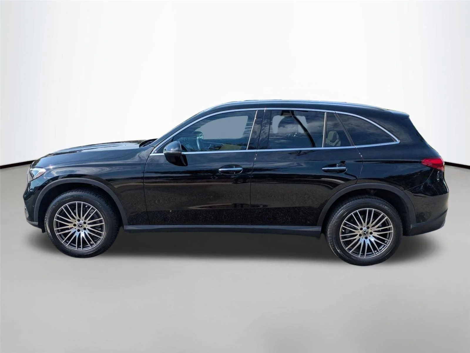 Used 2024 Black Mercedes-Benz GLC 300 image 9
