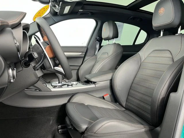 2025 Alfa Romeo Stelvio Intensa - Photo 17
