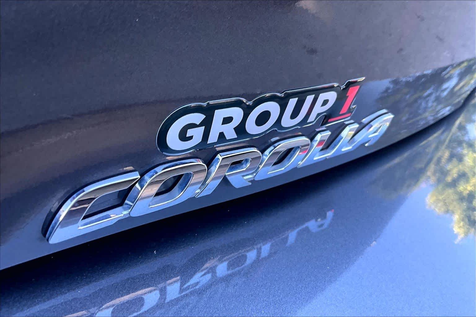 Used 2025 Magnetic Gray Metallic Toyota SE image 10
