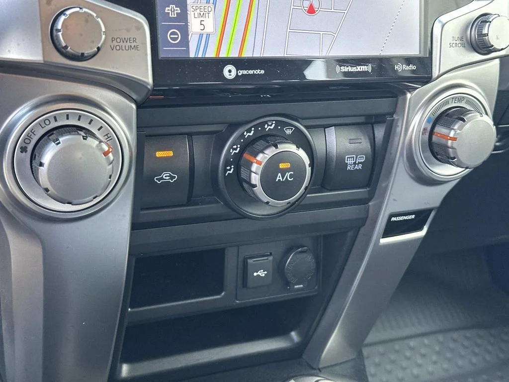 Used 2024  Toyota SR5 Premium image 21