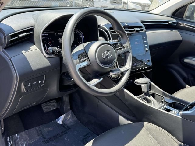 Used 2024  Hyundai SEL image 2