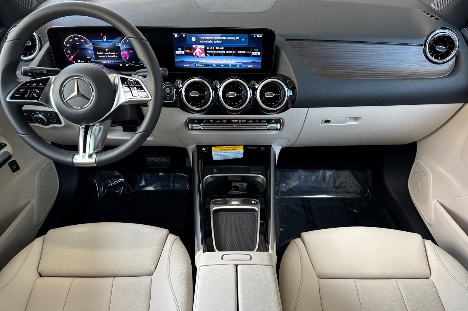 New 2026 Polar White Mercedes-Benz GLA 250 image 2