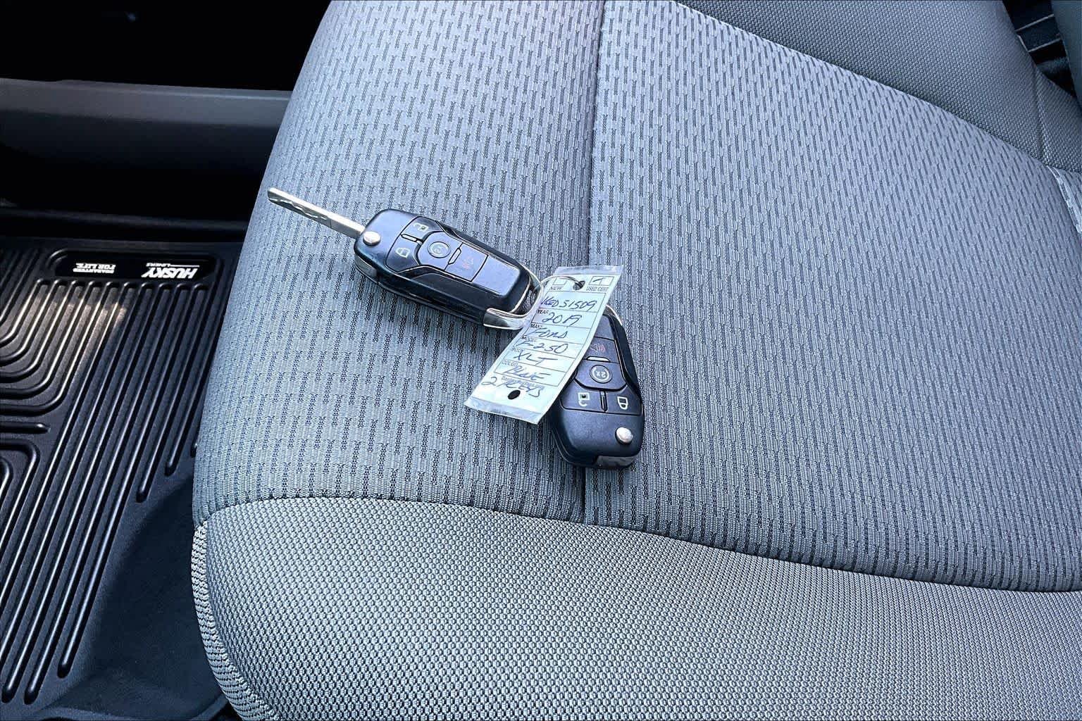 Used 2019 Blue Jeans Ford XLT image 13