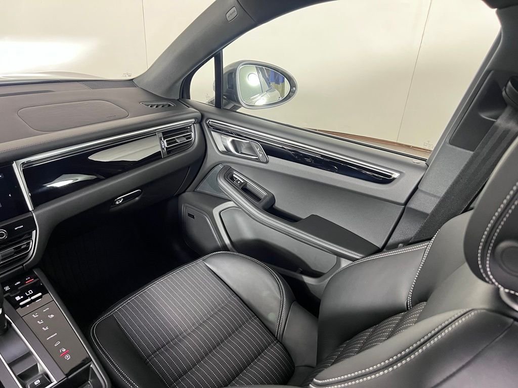Certified Used 2026  Porsche  image 27
