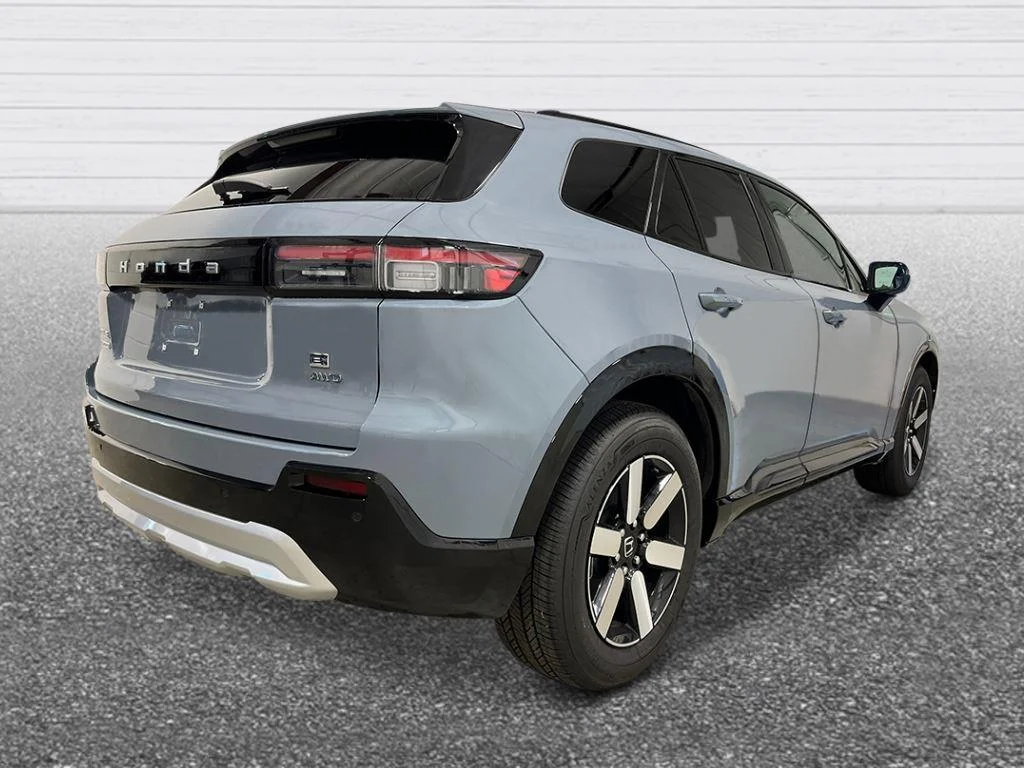 New 2026 Sonic Gray Pearl Honda Touring image 5