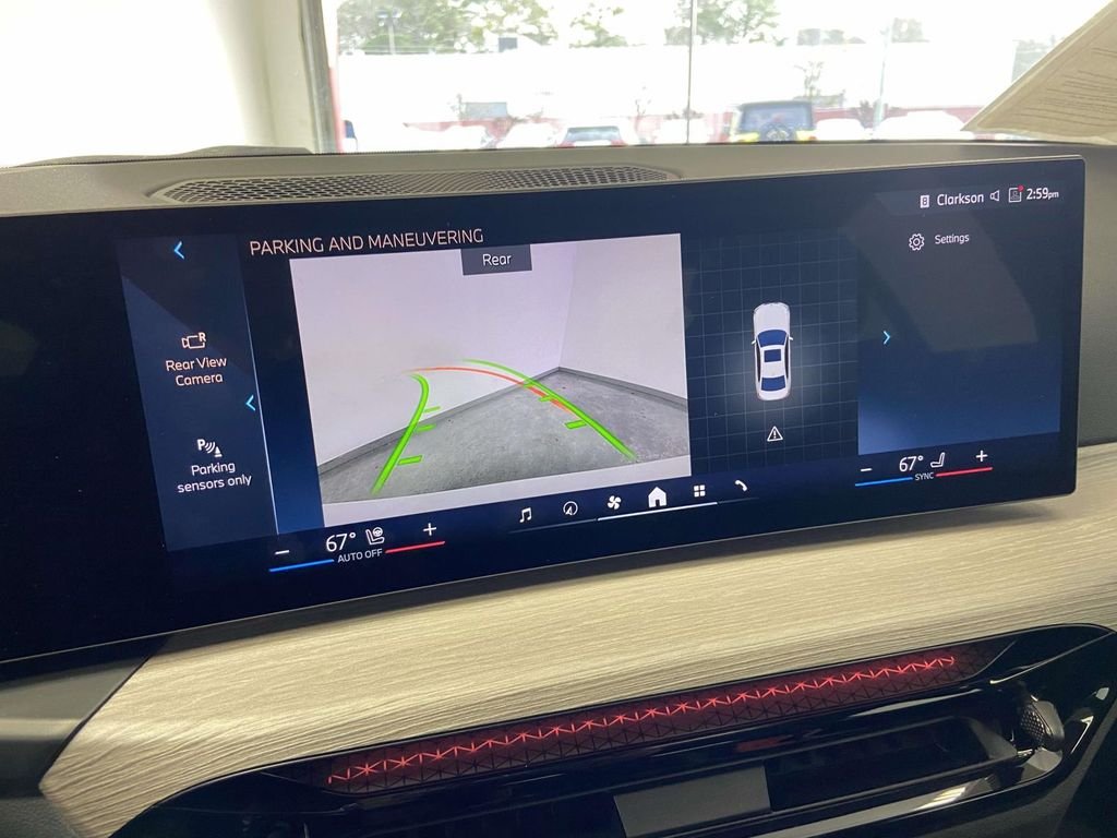 2025 BMW 3 Series 330i - Photo 22