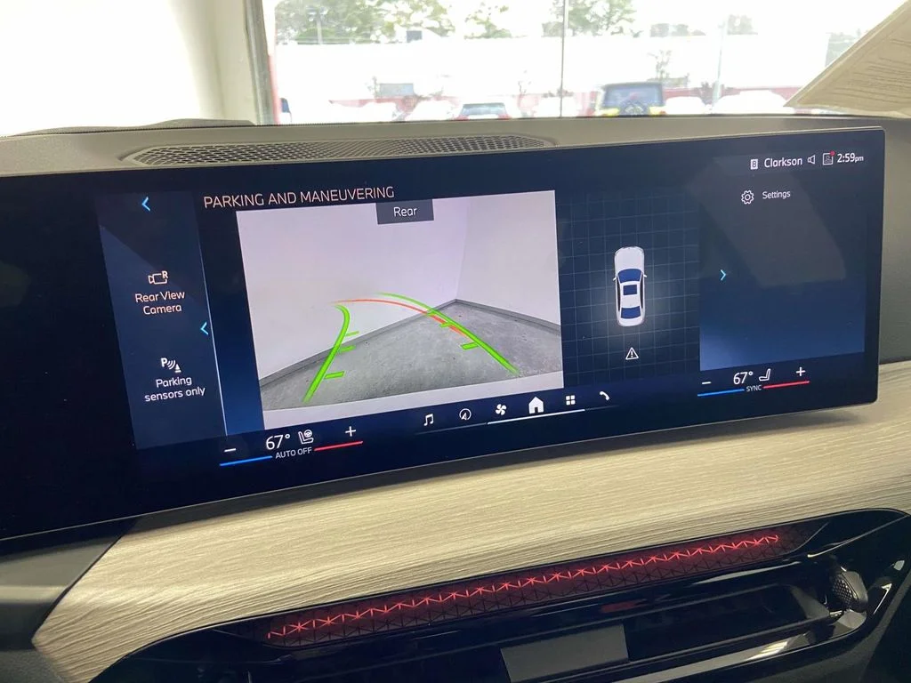 2025 BMW 3 Series 330i - Photo 22