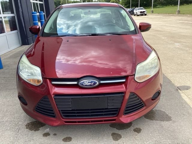 Used 2014 Red Ford SE image 3