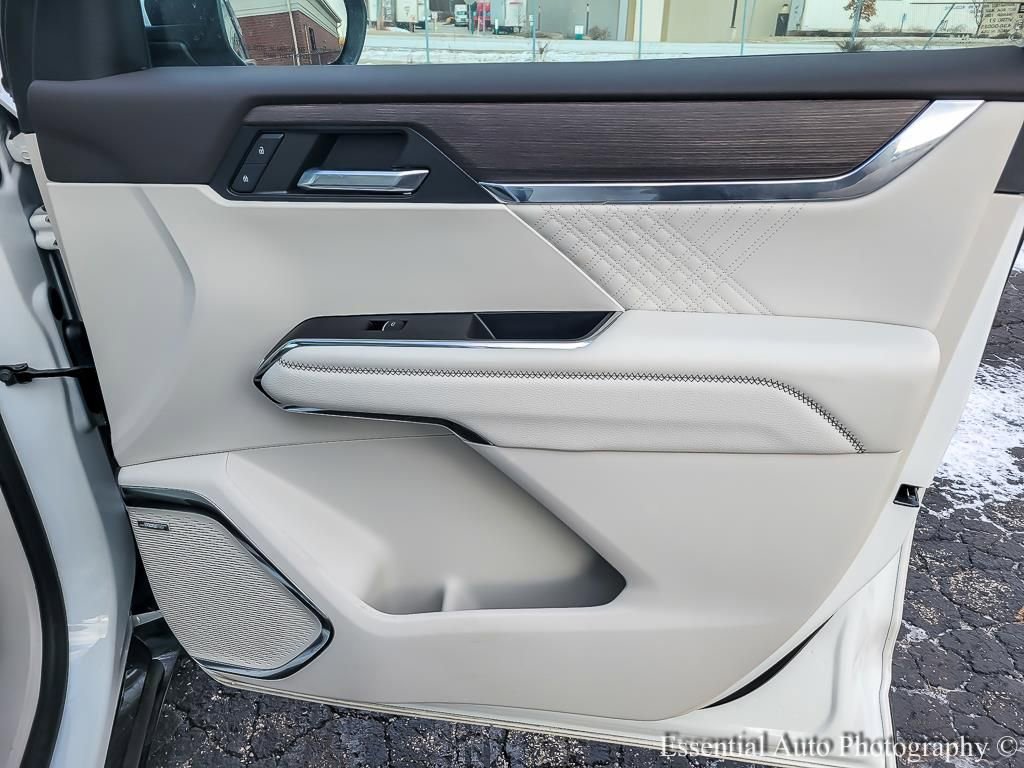 2024 GMC ACADIA - Image 23