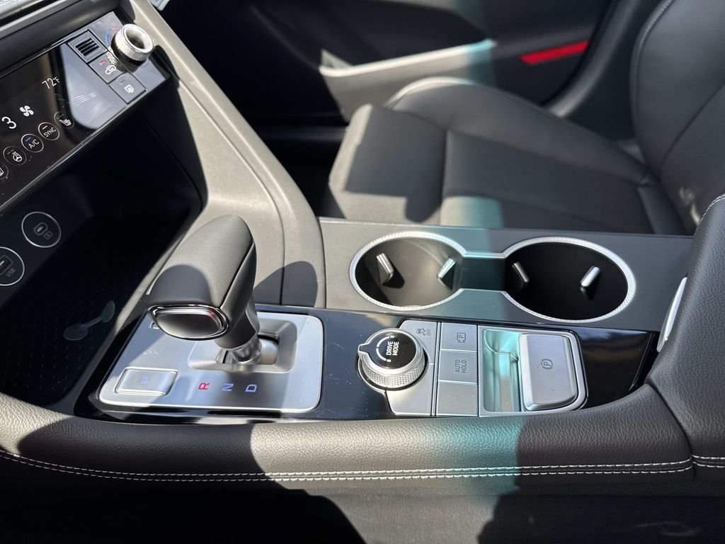 2026 GENESIS G70 Standard - Photo 12