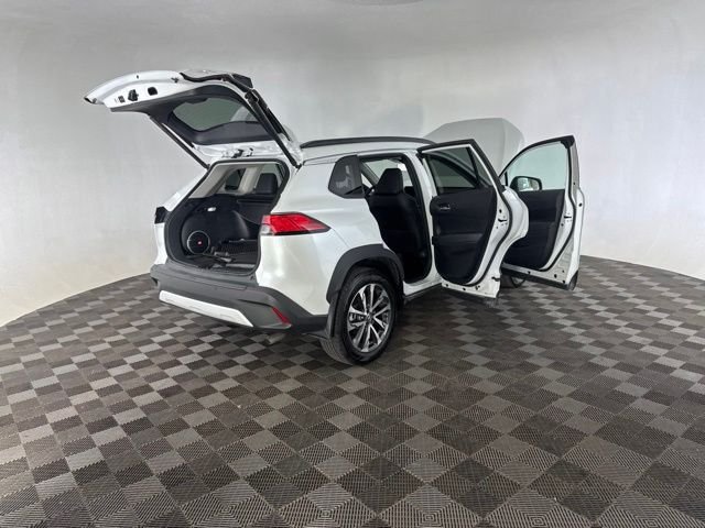 Used 2025 Beige Toyota XLE image 17