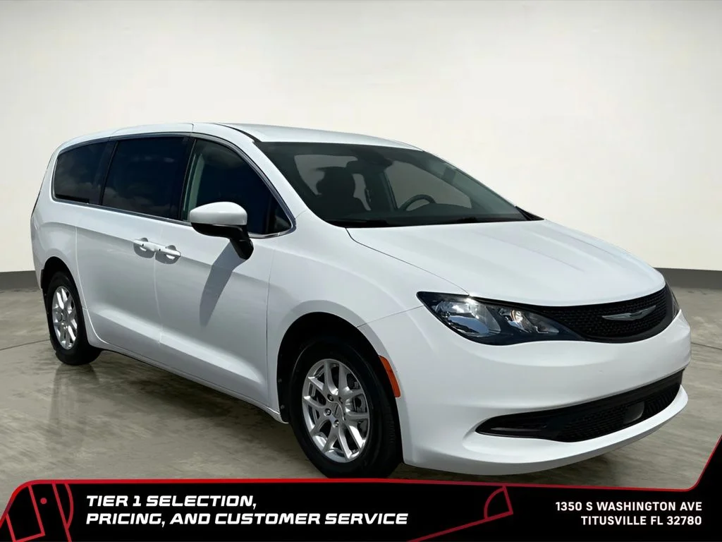 Used 2023 White Chrysler LX image 8