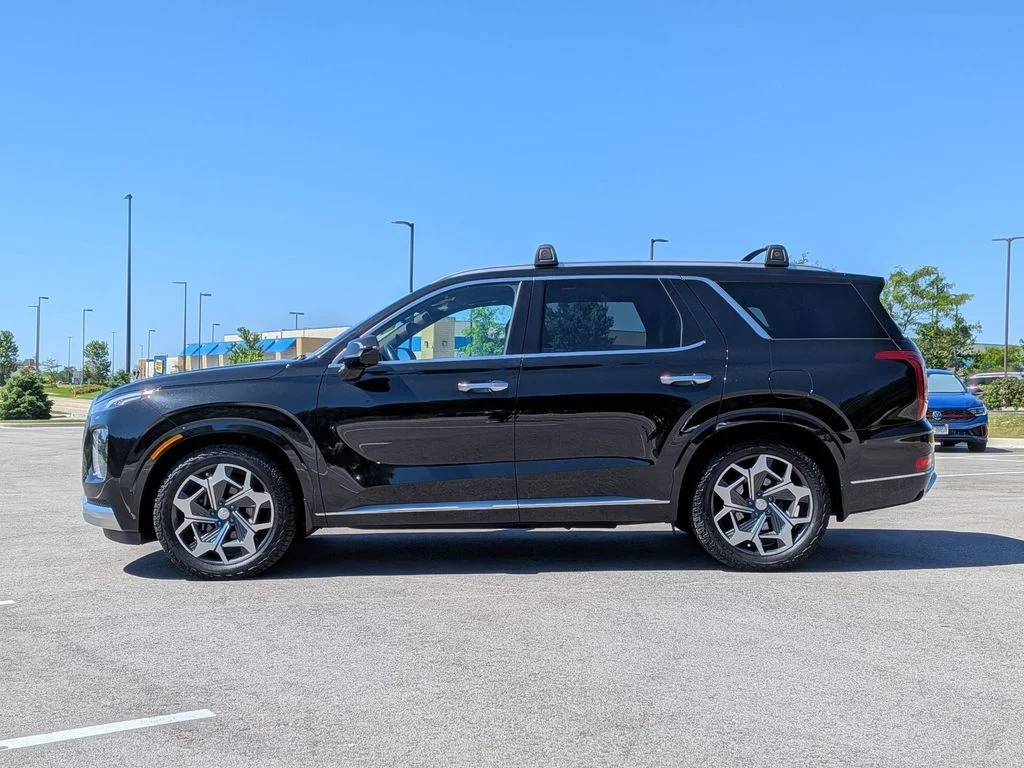 Used 2021 Black Hyundai Calligraphy image 4