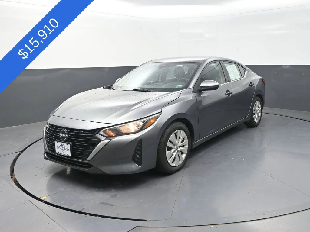 Used 2024 Gray Nissan S image 4