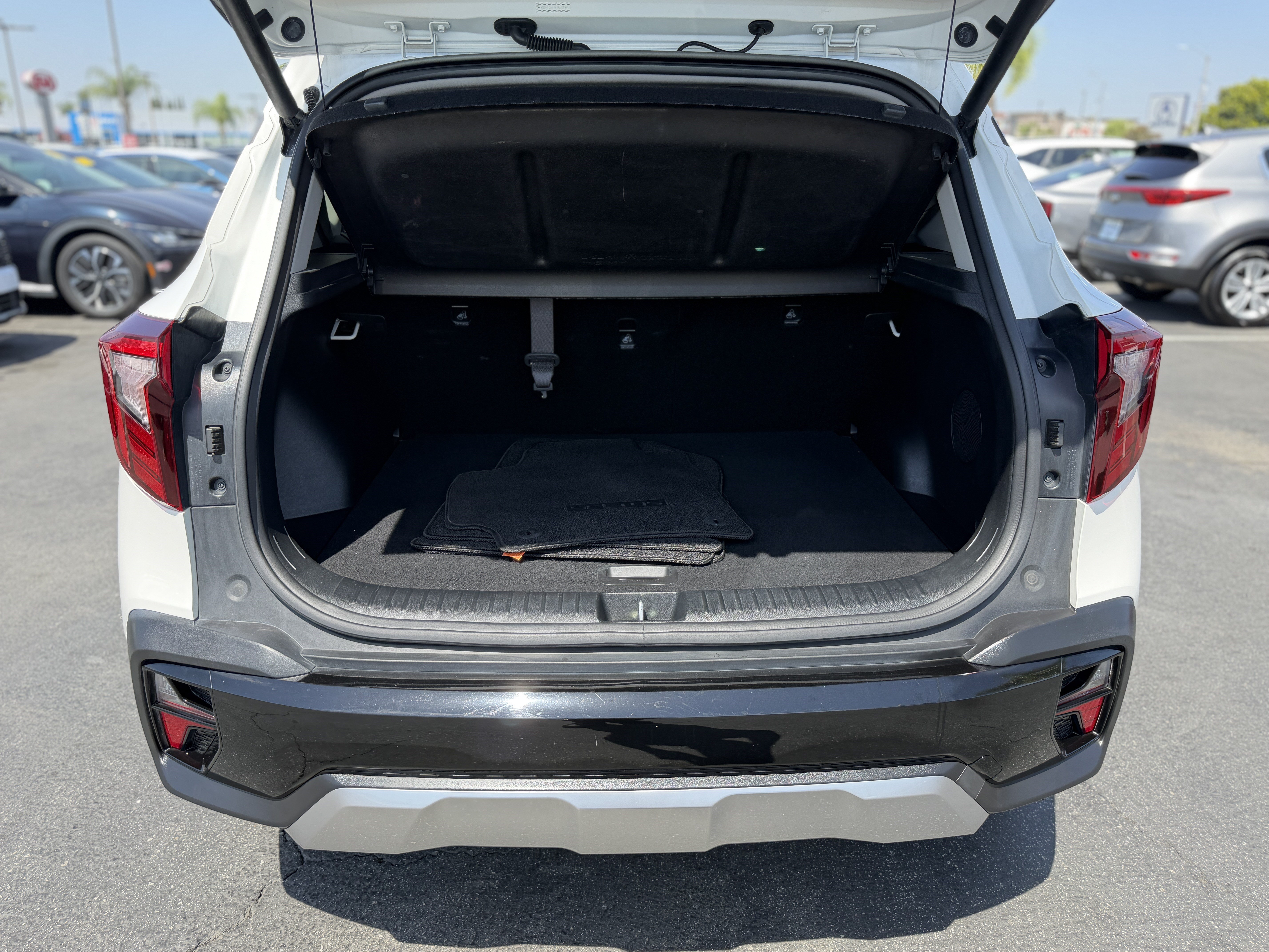 Certified Used 2024 Snow White Pearl Kia SX image 10