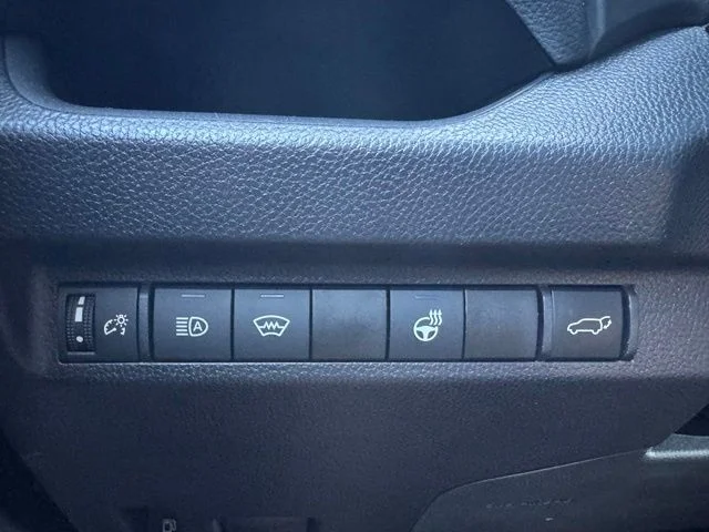 Used 2024  Toyota XLE Premium image 23
