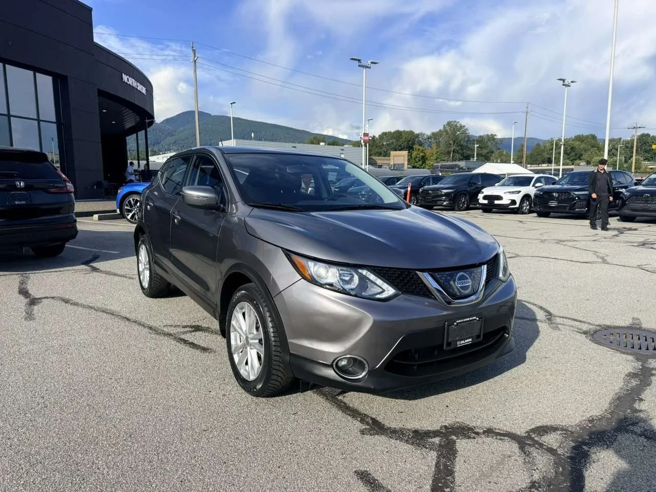 Used 2018 Gun Metallic Nissan SV FWD CVT (2) Dilawri Certified   Local BC   Regu image 7