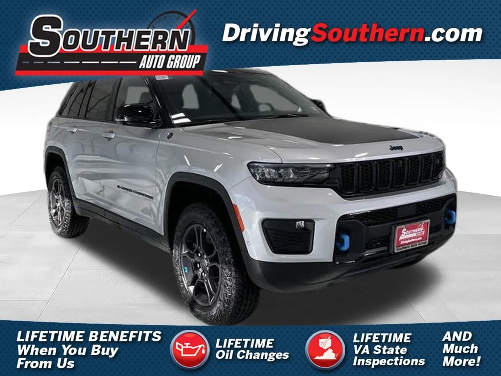 New 2024 Silver Zynith Exterior Paint Jeep Trailhawk 4xe image 1