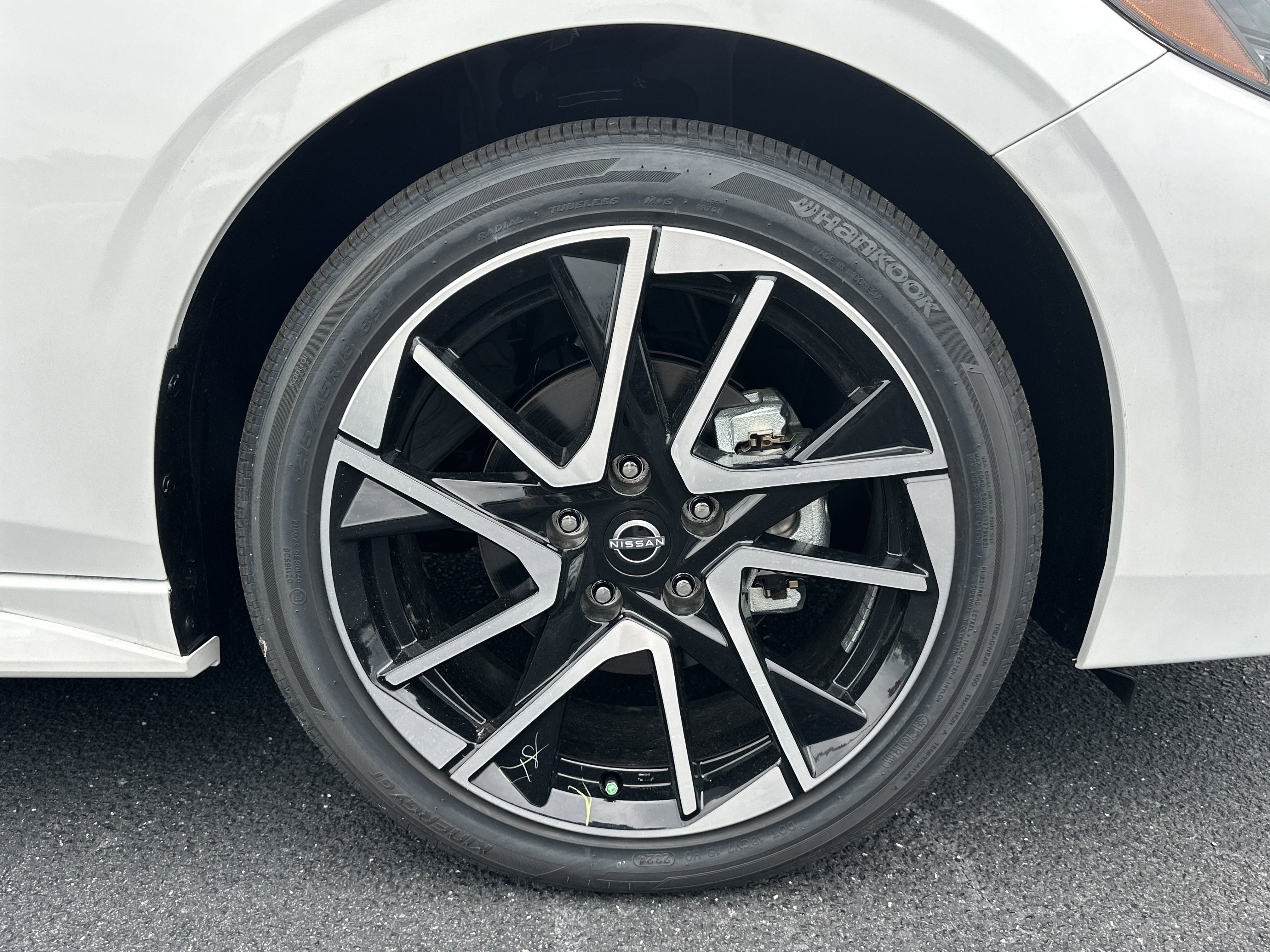 2025 Nissan Sentra SR - Photo 13