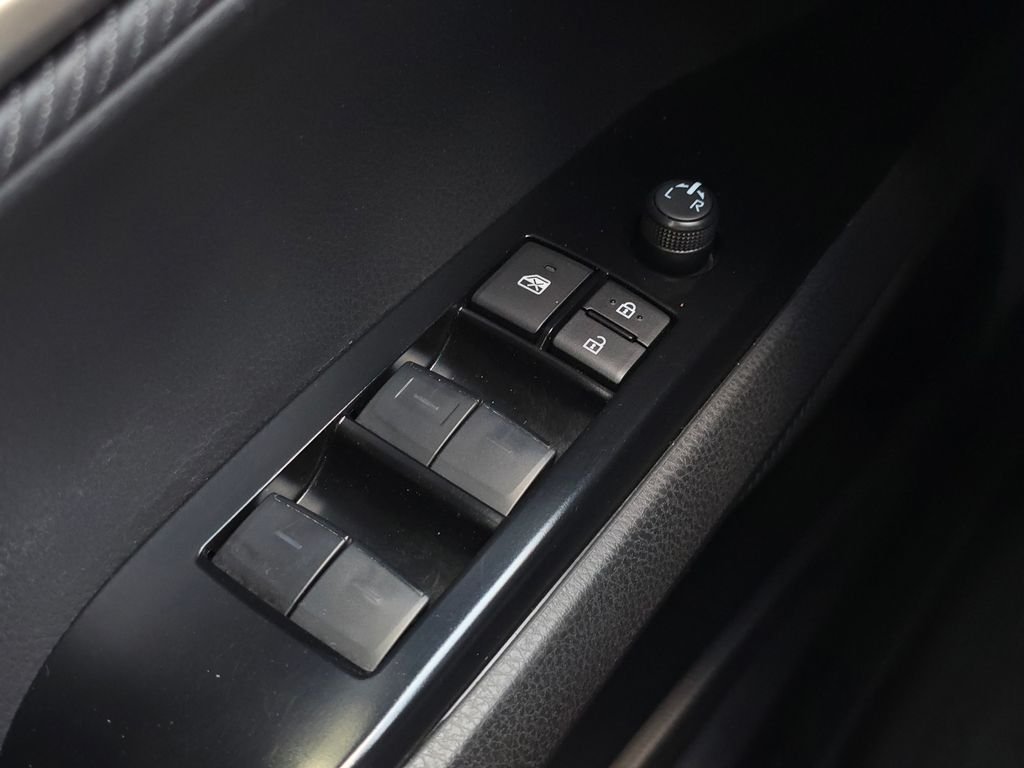 Used 2025  Toyota SE image 27