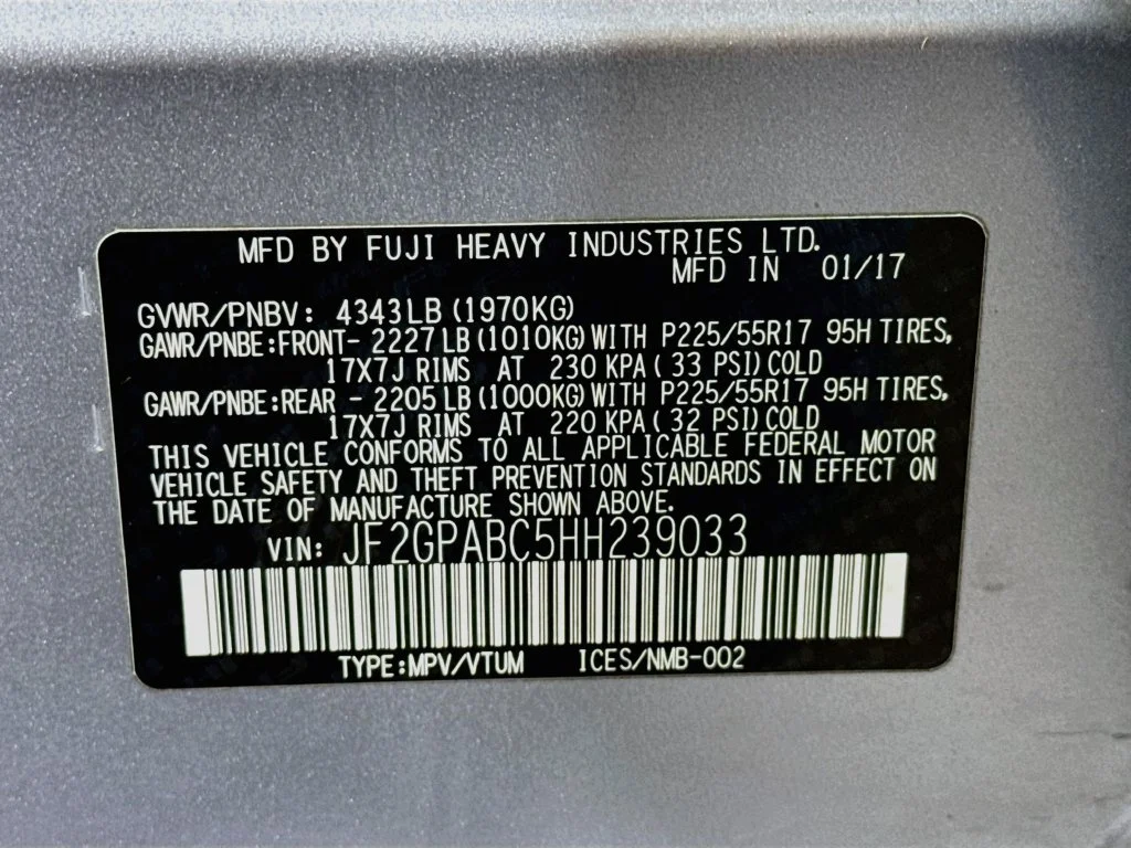 Used 2017 Silver Subaru 2.0i Premium image 39