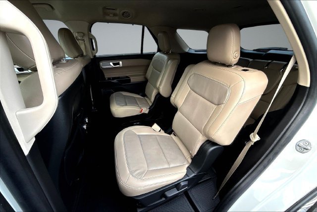Used 2020 White Ford Limited image 24