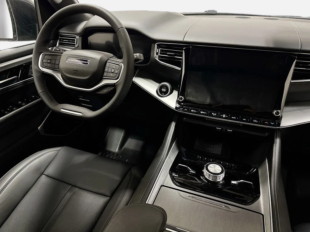 New 2026 Silver-Zynith Exterior Paint Jeep Reserve image 7