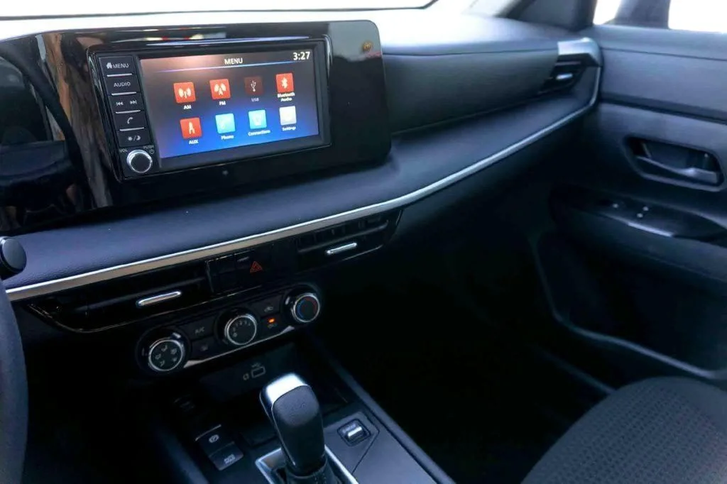 2025 Nissan Kicks S AWD - Photo 14