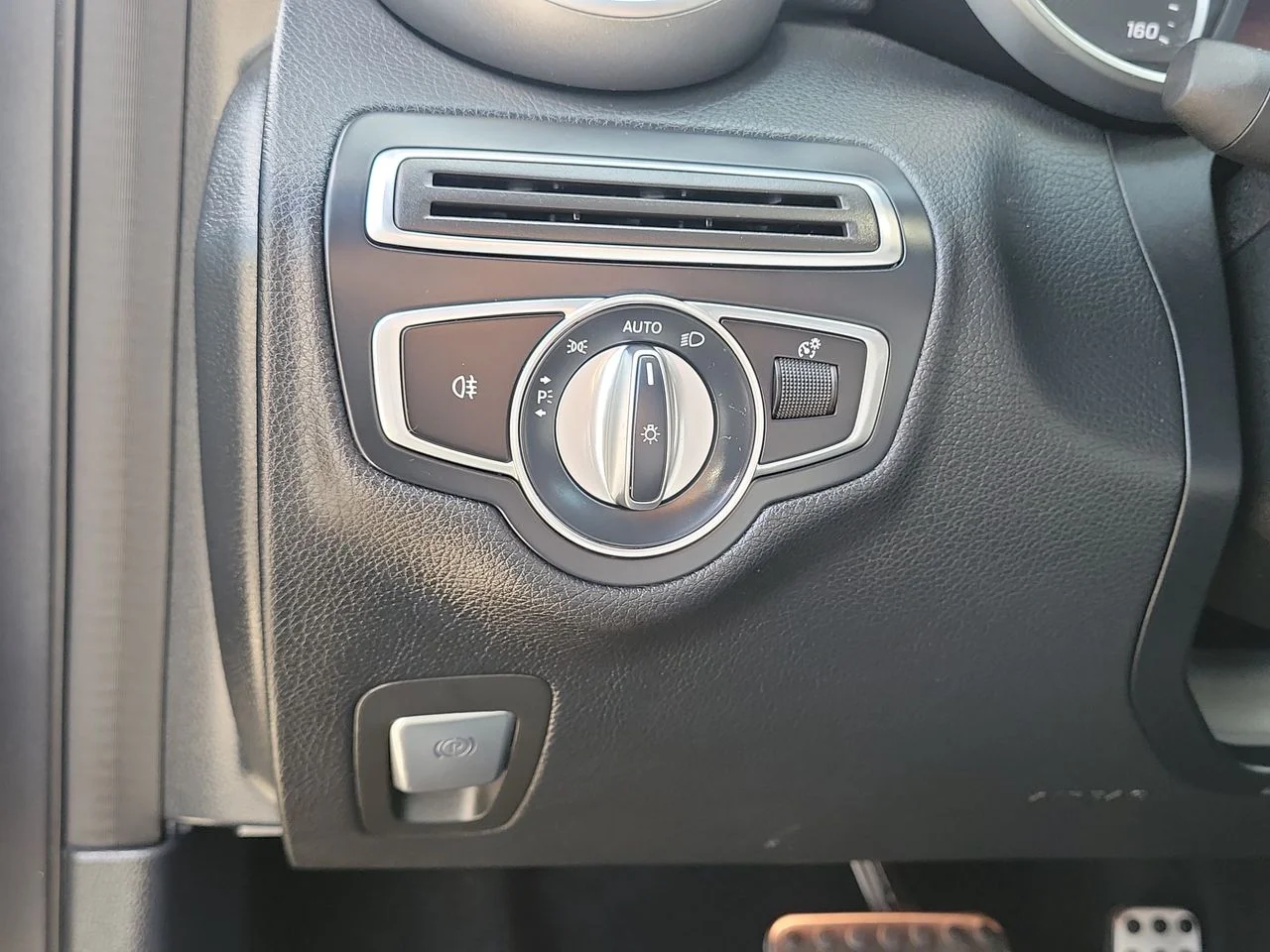 Used 2020 Gray Mercedes-Benz C 300 image 24