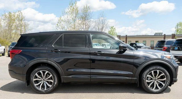 Used 2022 Black Ford ST-Line image 5
