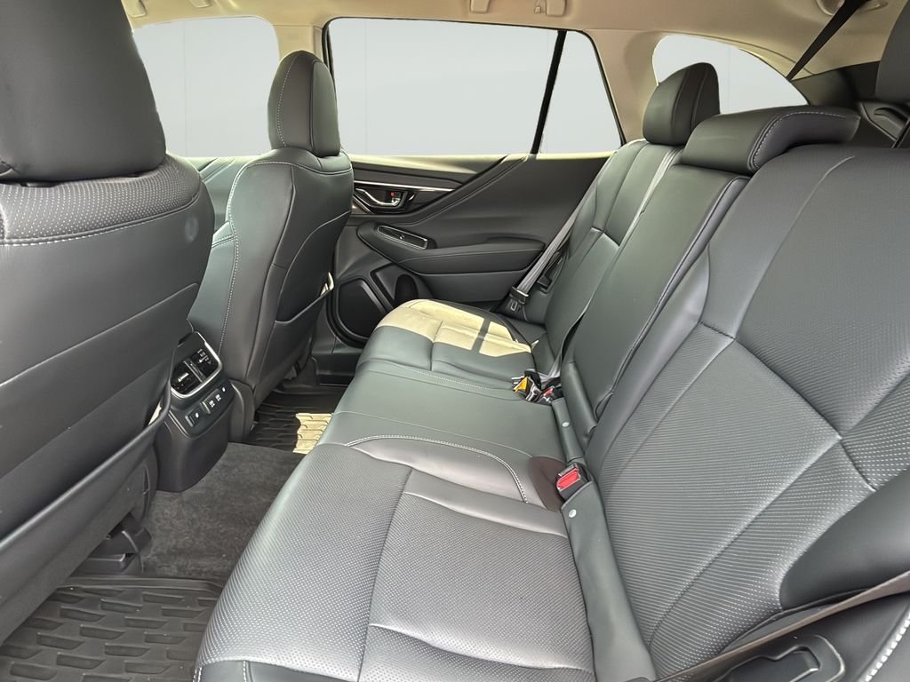 2021 Subaru Outback Limited - Photo 16