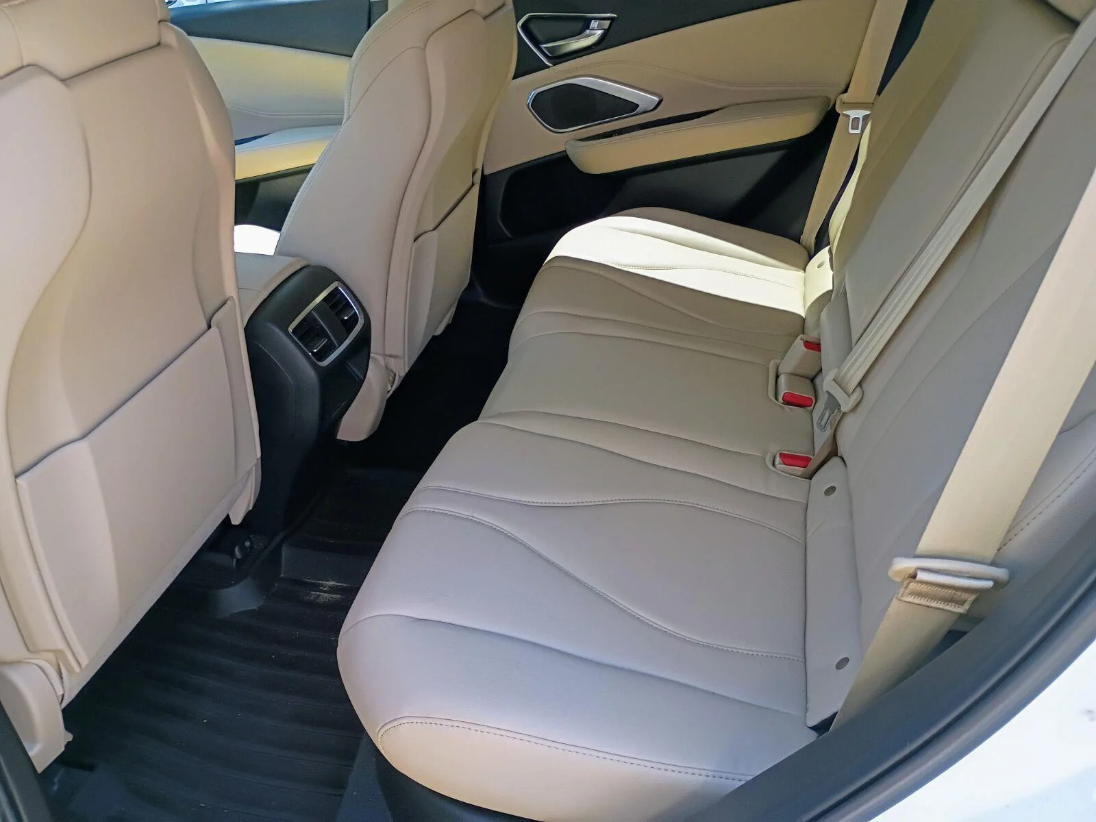 Used 2020 Platinum White Pearl Acura BASE image 4