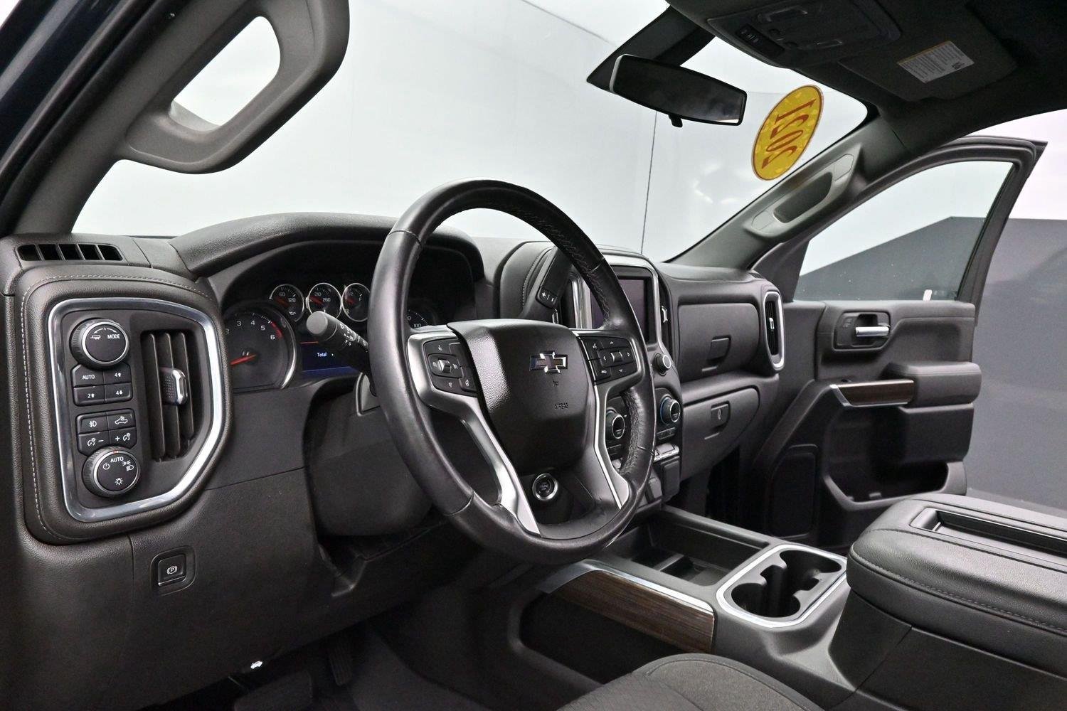 Used 2021 SHADOW GRAY METALLIC Chevrolet RST image 16