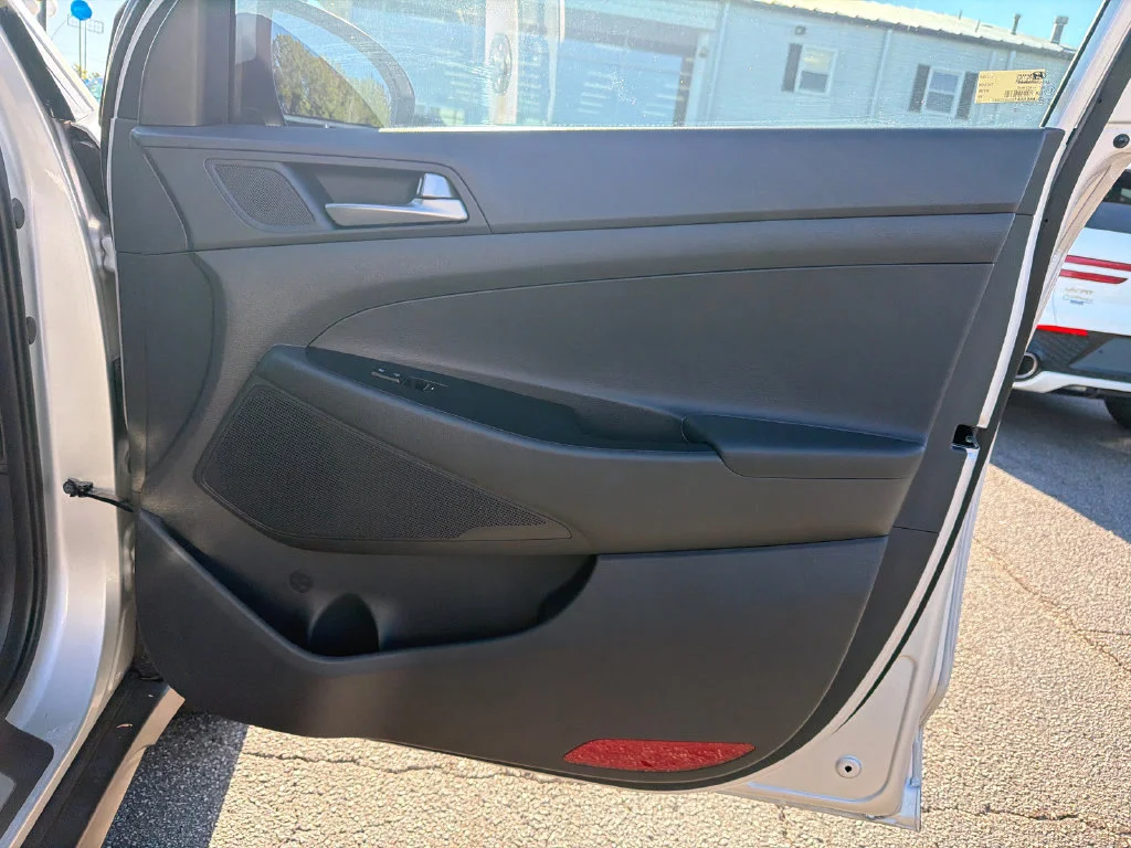 Used 2016 Silver Hyundai Limited image 14