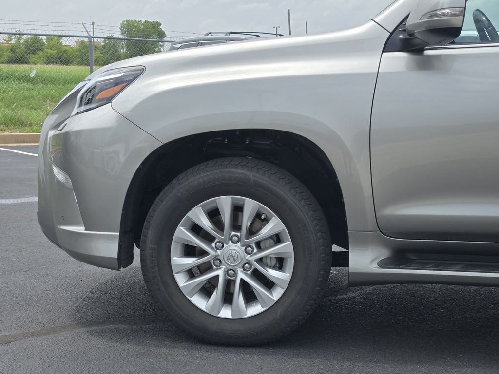 Certified Used 2023 ATOMIC SILVER Lexus 460 image 8