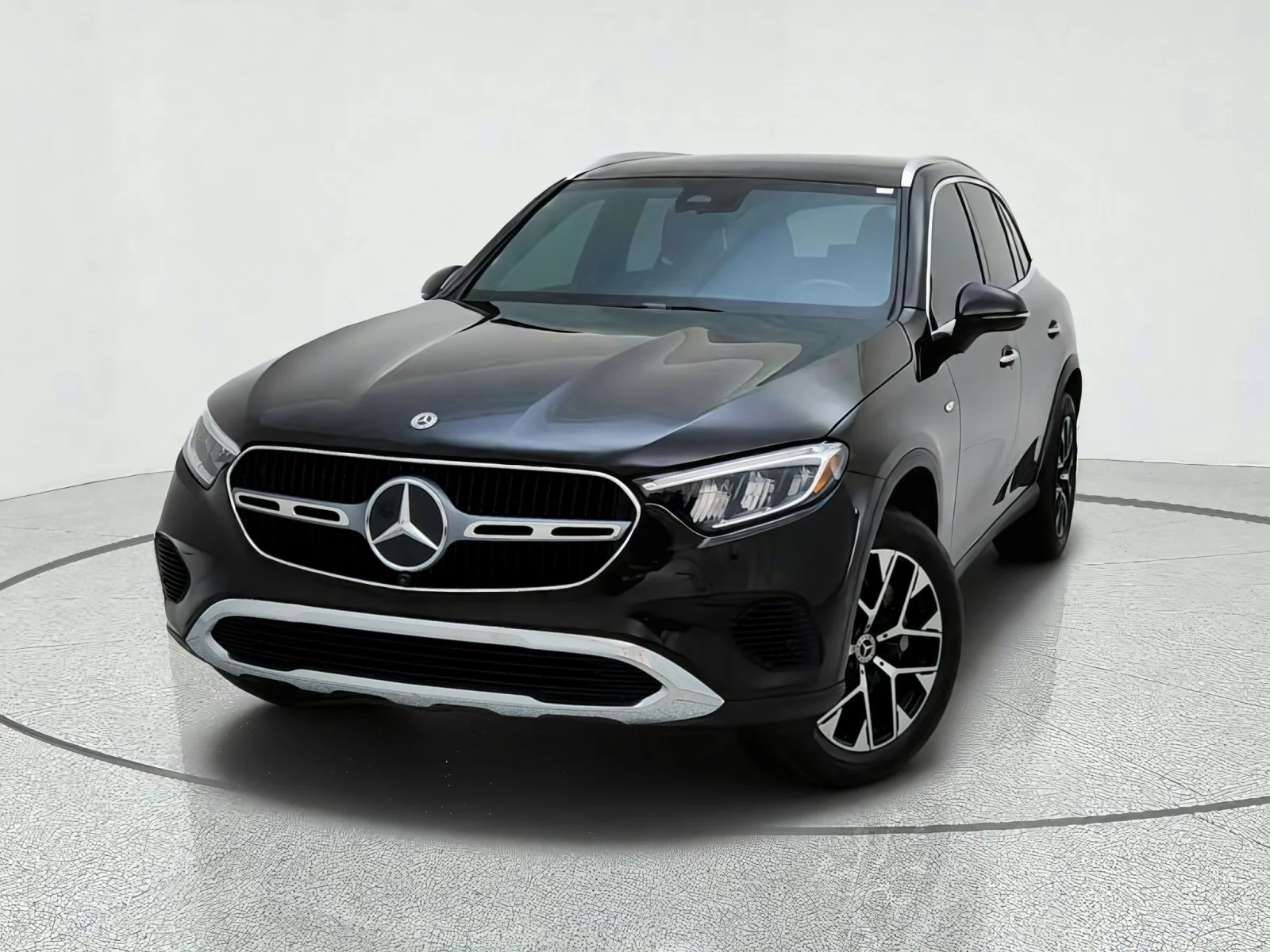 Certified Used 2025 Black Mercedes-Benz GLC 350e image 2